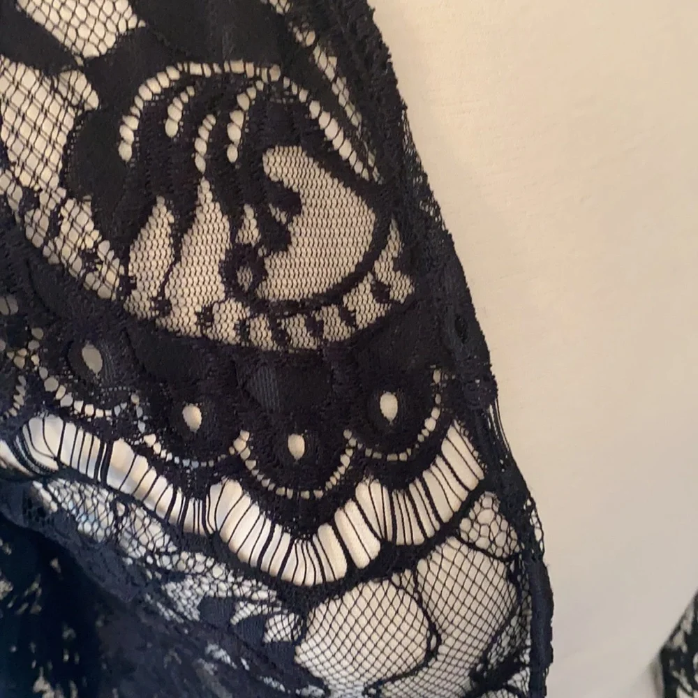 Knot Sisters Lace Kimono Cardigan - Picture 2 of 5